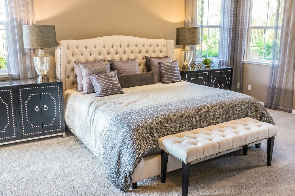 Chester Storage Bed with Hydraulic System